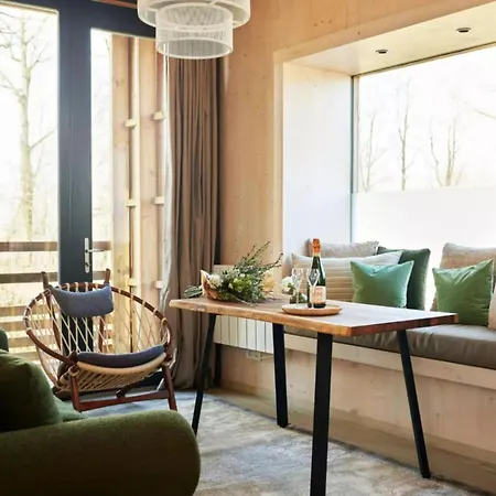펜션 Romantic Forest Hideaway