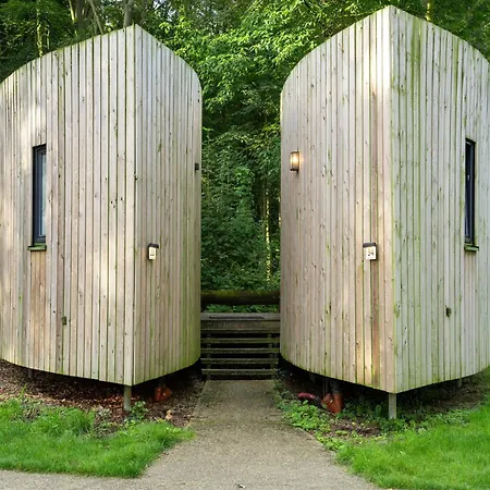 Romantic Forest Hideaway *